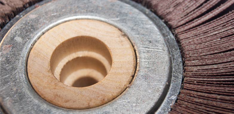 Flangia in acciaio con mozzo, dettaglio della ruota lamellare